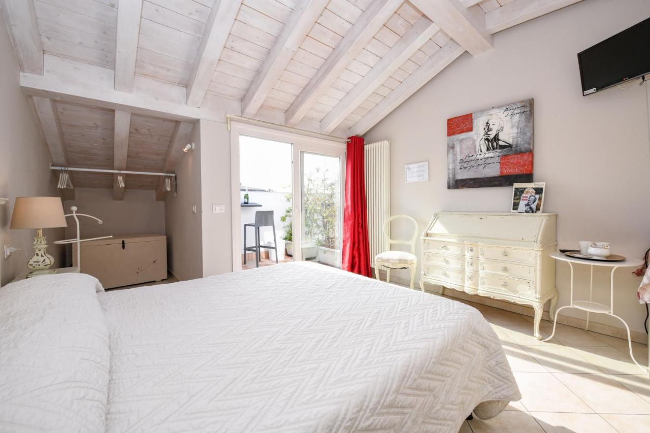 Le Reve - Lake View Rooms Sirmione Bagian luar foto