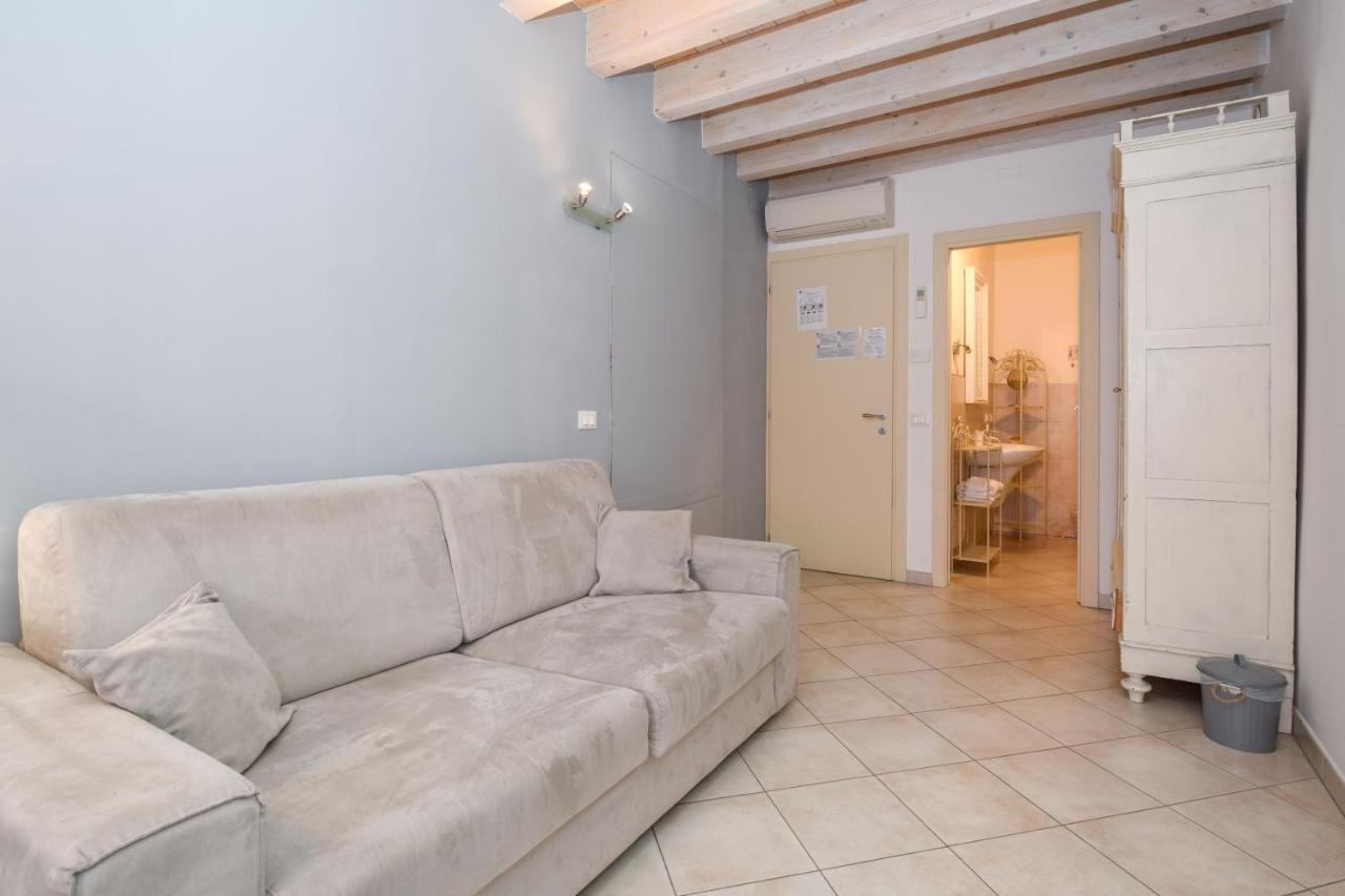 Le Reve - Lake View Rooms Sirmione Bagian luar foto