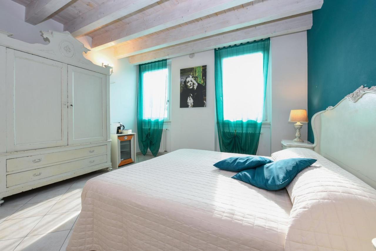 Le Reve - Lake View Rooms Sirmione Bagian luar foto