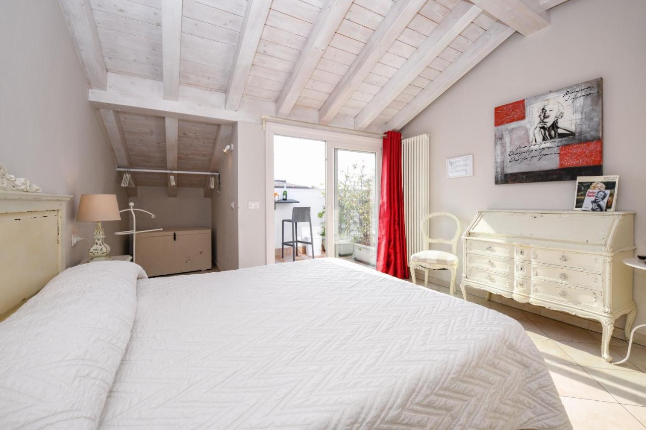 Le Reve - Lake View Rooms Sirmione Bagian luar foto