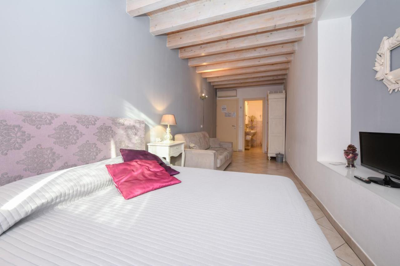 Le Reve - Lake View Rooms Sirmione Bagian luar foto