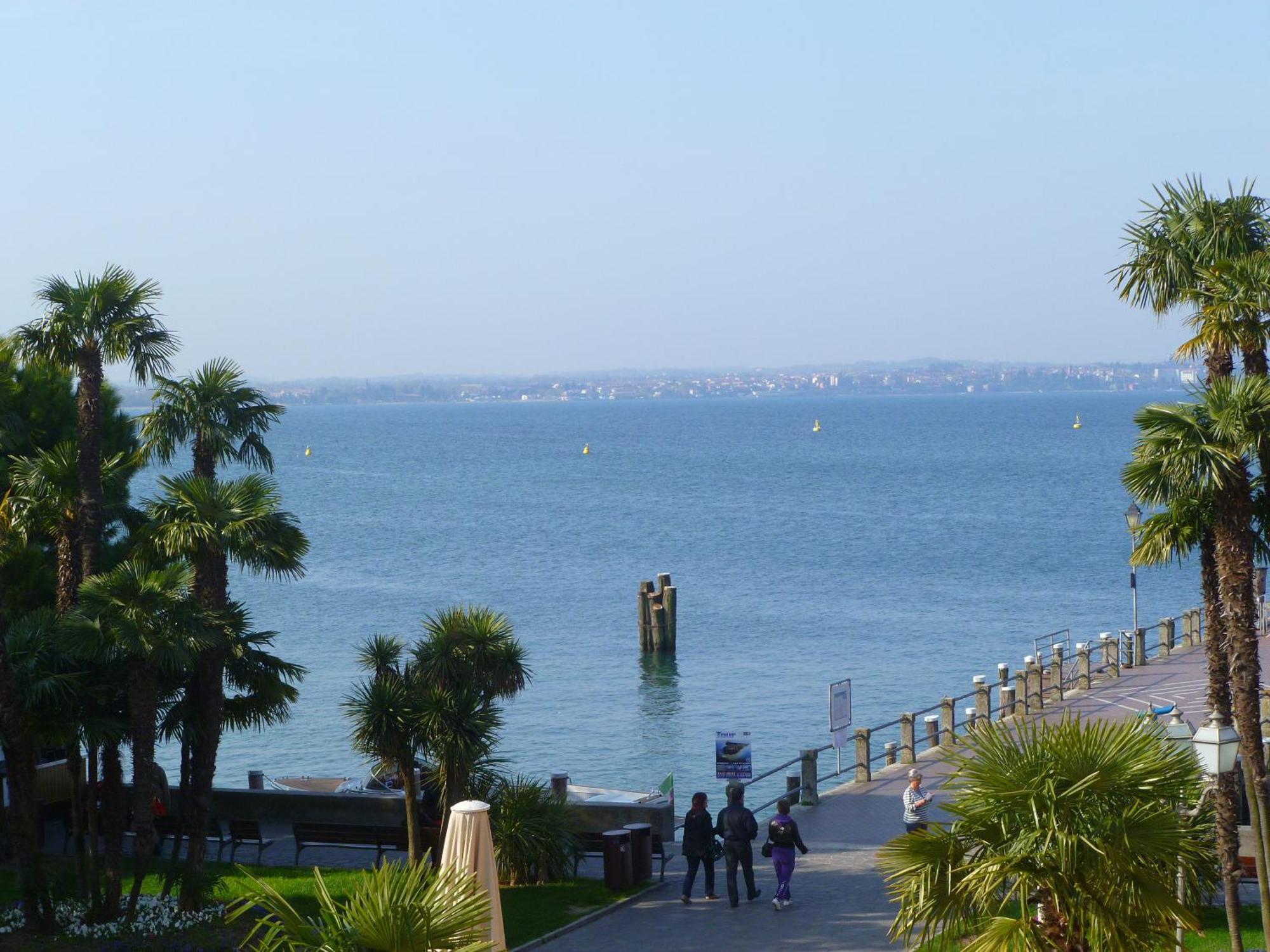 Le Reve - Lake View Rooms Sirmione Bagian luar foto