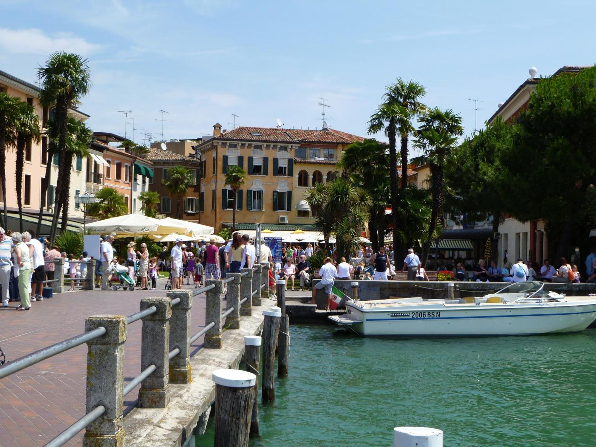 Le Reve - Lake View Rooms Sirmione Bagian luar foto