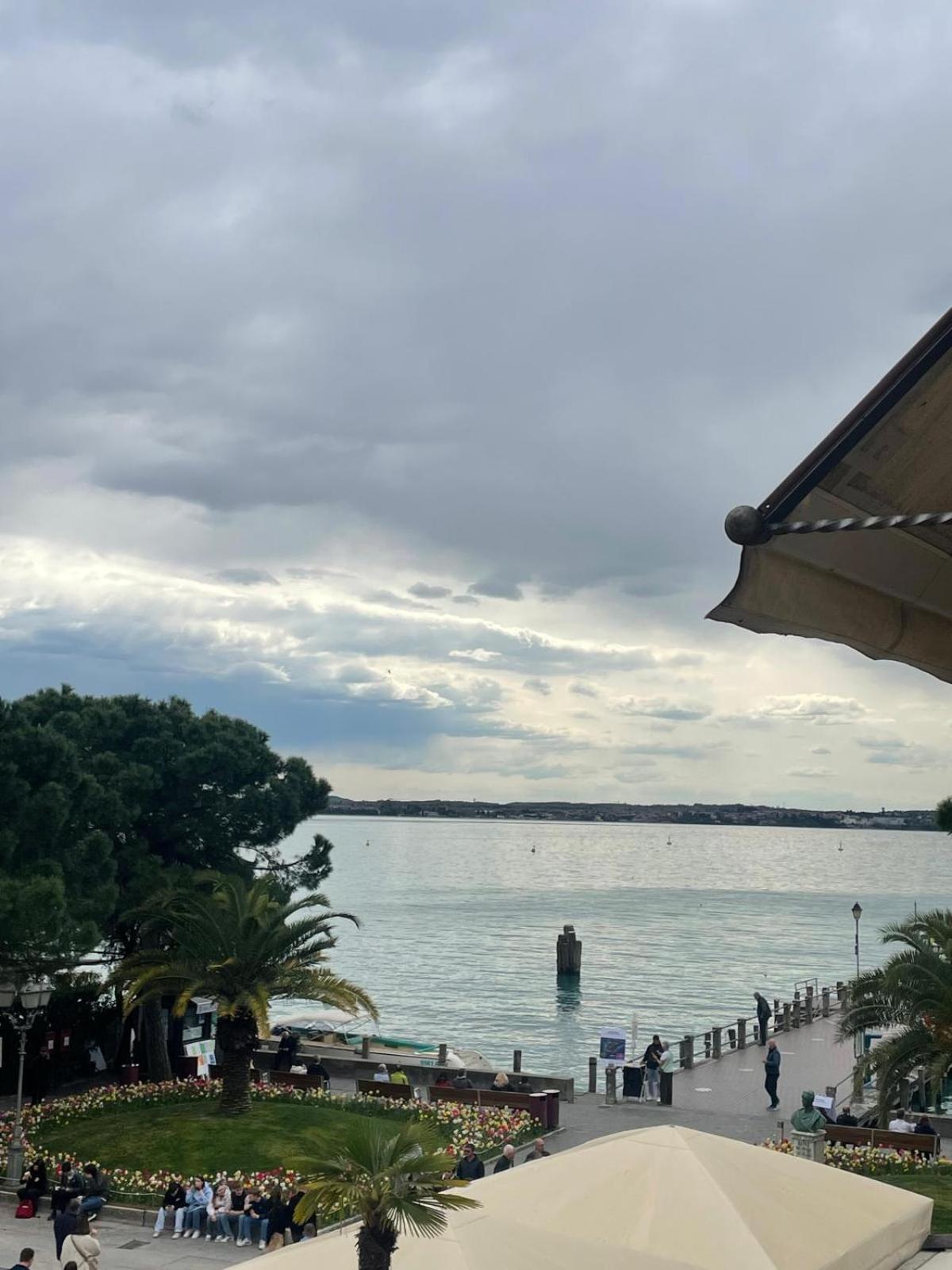 Le Reve - Lake View Rooms Sirmione Bagian luar foto